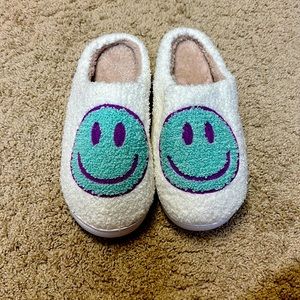 BNWT smiley slippers